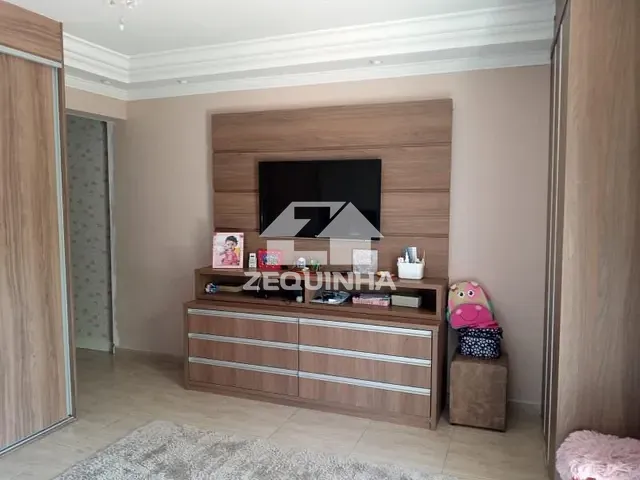 Casa com 175m² 3 quartos e 5 banheiros, à venda, no bairro Jardim Veloso em Osasco