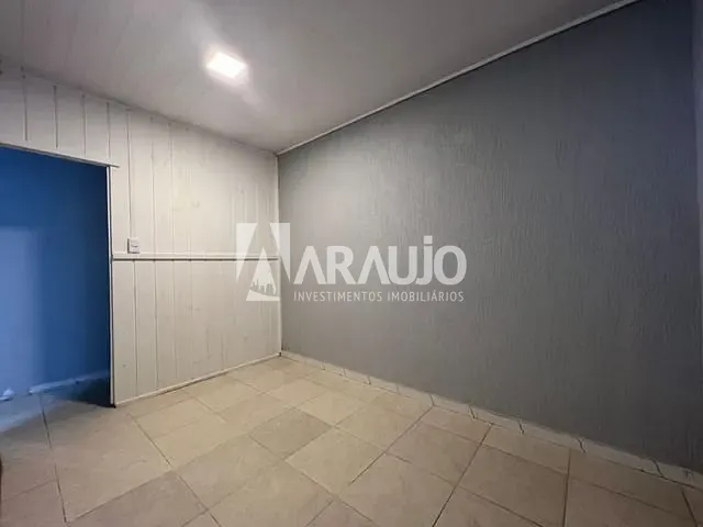 Casa com 200m² 2 quartos e 2 banheiros, à venda, no bairro Espinheiros em Itajaí