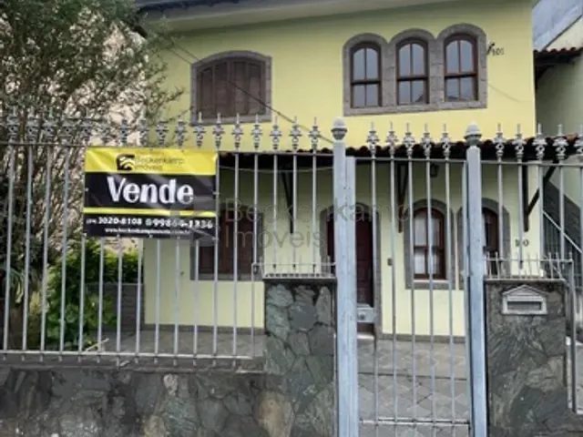 Casa 5 quartos e 2 banheiros, à venda, no bairro Jardim Amália em Volta Redonda