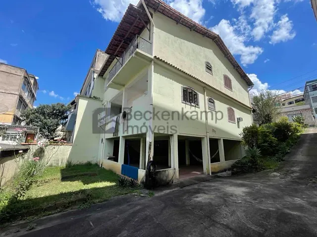 Casa 5 quartos e 2 banheiros, à venda, no bairro Jardim Amália em Volta Redonda