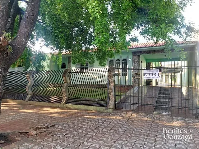 Casa com 207m² 3 quartos e 1 banheiro, à venda, no bairro Zona 03 em Maringá