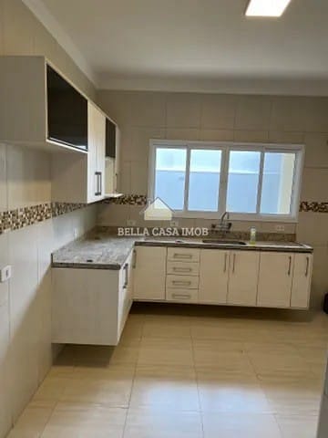 Casa à venda com 3 quartos, 210m² - Foto 11