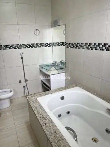 Casa à venda com 3 quartos, 210m² - Foto 3