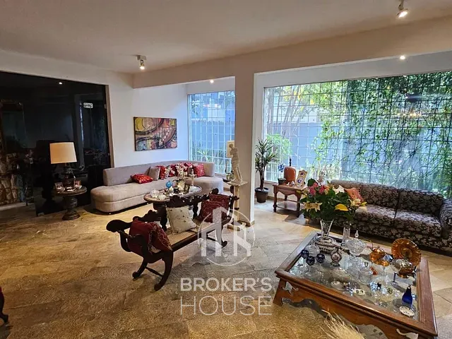 Casa com 500m² 8 quartos e 10 banheiros, à venda, no bairro Jardim Camburi em Vitória