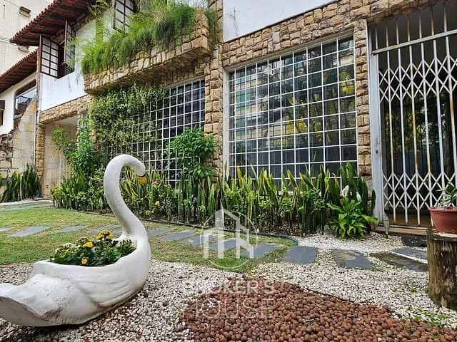 Casa com 500m² 8 quartos e 10 banheiros, à venda, no bairro Jardim Camburi em Vitória