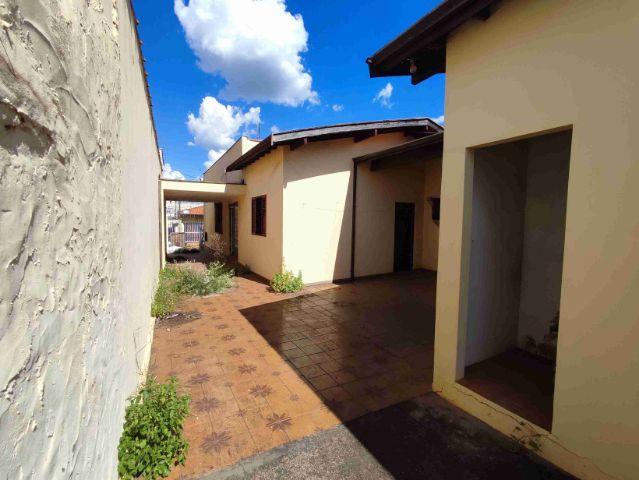 Casa com 400m² 4 quartos e 3 banheiros, à venda, no bairro Paulista em Piracicaba