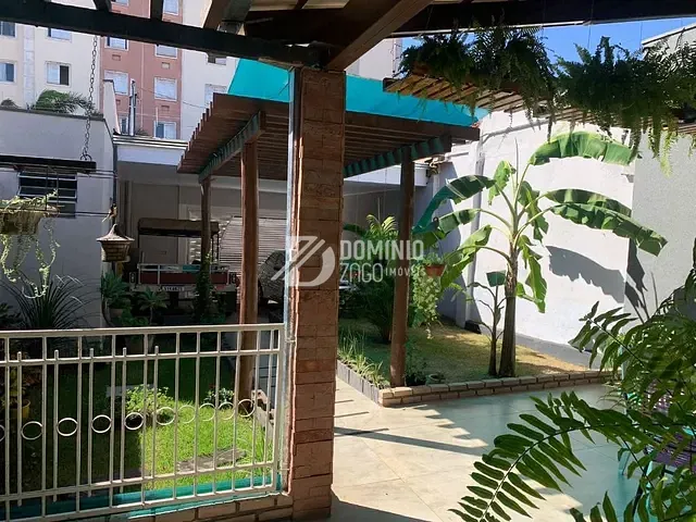 Casa com 216m² 3 quartos e 3 banheiros, à venda, no bairro Bom Retiro em Uberaba