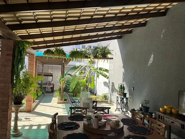 Casa com 216m² 3 quartos e 3 banheiros, à venda, no bairro Bom Retiro em Uberaba