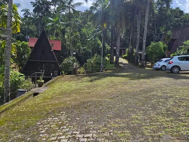 Casa 2 quartos e 2 banheiros, à venda, no bairro Penedo em Penedo