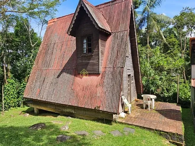 Casa 2 quartos e 2 banheiros, à venda, no bairro Penedo em Penedo