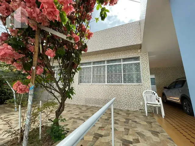 Casa com 220m² 3 quartos e 3 banheiros, à venda, no bairro Centro em Mesquita