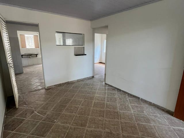 Casa com 250m² 3 quartos e 1 banheiro, à venda, no bairro Loteamento Areião I em Goiânia