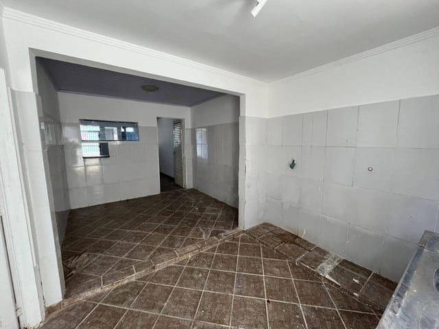 Casa com 250m² 3 quartos e 1 banheiro, à venda, no bairro Loteamento Areião I em Goiânia