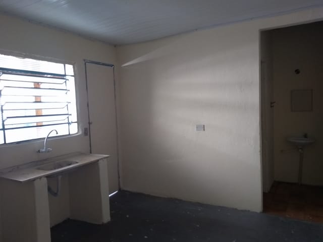 Casa com 50m² 1 quarto e 2 banheiros, para alugar, no bairro Parque Valença I em Campinas