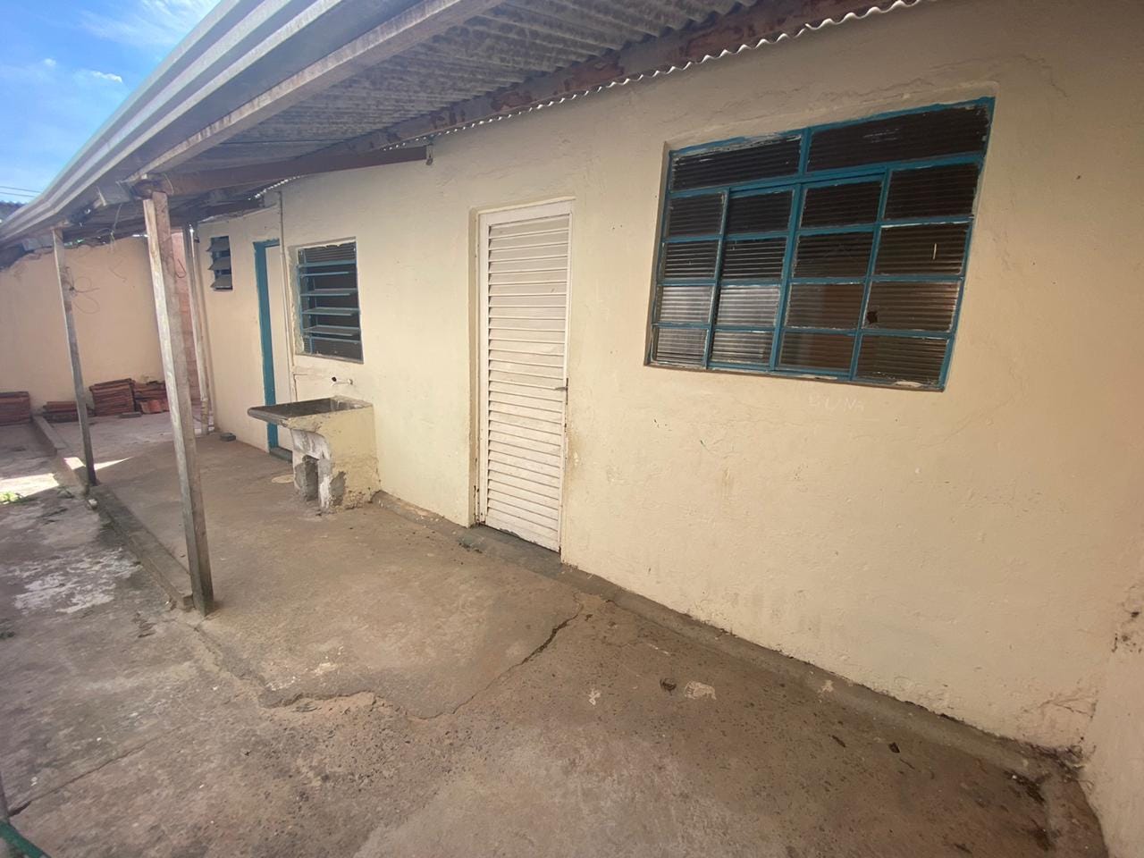 Casa para alugar com 1 quarto, 250m² - Foto 1