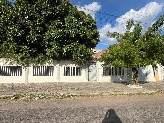 Casa 3 quartos e 1 banheiro, à venda, no bairro Vila Nobre em Paulo Afonso