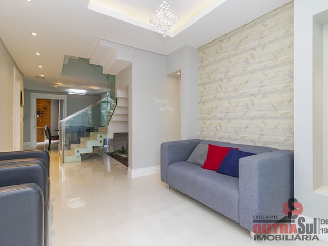 Casa com 277m² 3 quartos e 4 banheiros, à venda, no bairro Xaxim em Curitiba