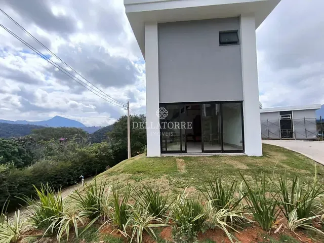 Casa com 118m² 2 quartos e 2 banheiros, à venda, no bairro Golfe em Teresópolis