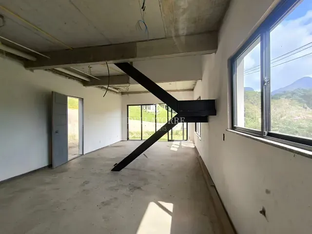 Casa com 118m² 2 quartos e 2 banheiros, à venda, no bairro Golfe em Teresópolis