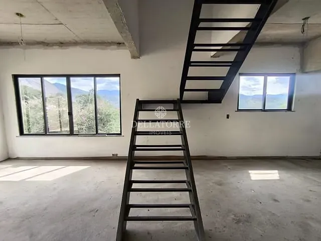 Casa com 118m² 2 quartos e 2 banheiros, à venda, no bairro Golfe em Teresópolis