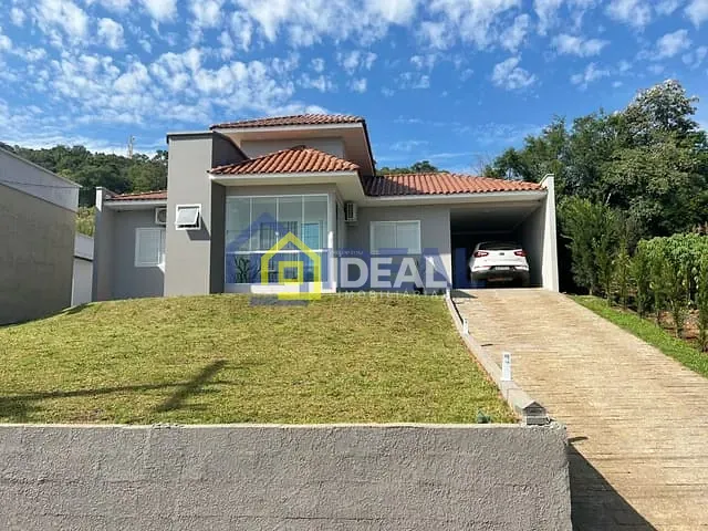 Casa com 100m² 3 quartos e 1 banheiro, à venda, no bairro Parque de Exposições em Concórdia