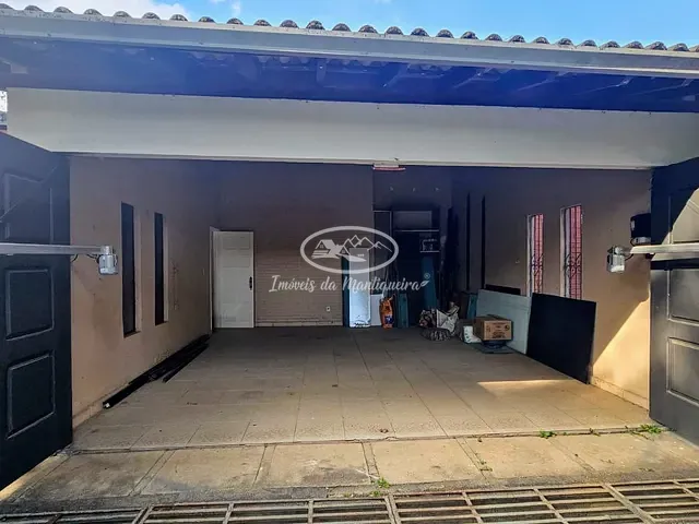 Casa 3 quartos e 4 banheiros, para alugar, no bairro Penedo em Itatiaia