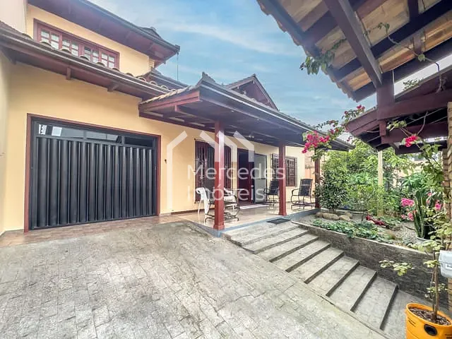 Casa com 330m² 3 quartos e 5 banheiros, à venda, no bairro Dom Bosco em Itajaí
