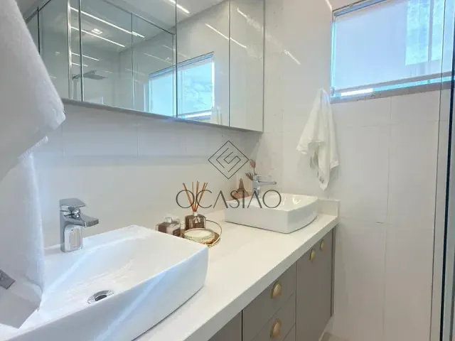 Casa 4 quartos e 5 banheiros, à venda, no bairro Bairro da Barra em Balneário Camboriú