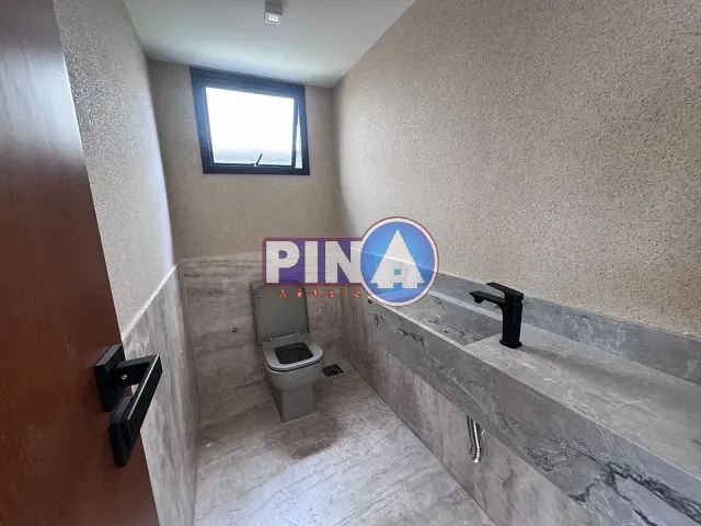 Casa com 428m² 4 quartos e 5 banheiros, à venda, no bairro Residencial Goiânia Golfe Clube em Goiânia
