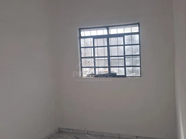 Casa com 500m² 2 quartos e 1 banheiro, à venda, no bairro Centro em Poços de Caldas