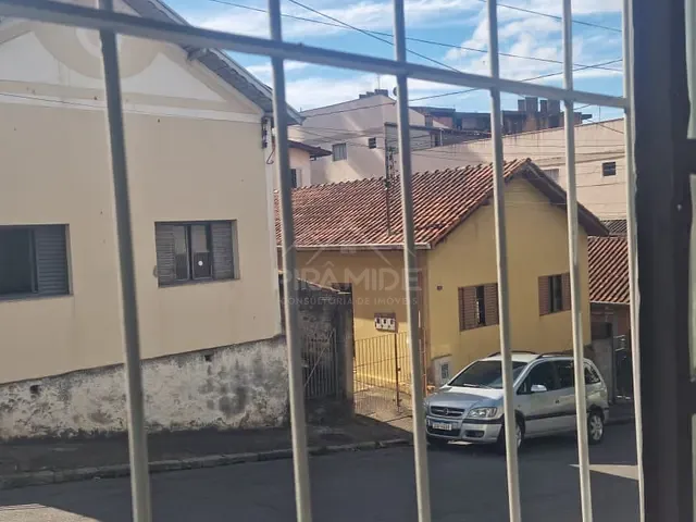 Casa com 500m² 2 quartos e 1 banheiro, à venda, no bairro Centro em Poços de Caldas