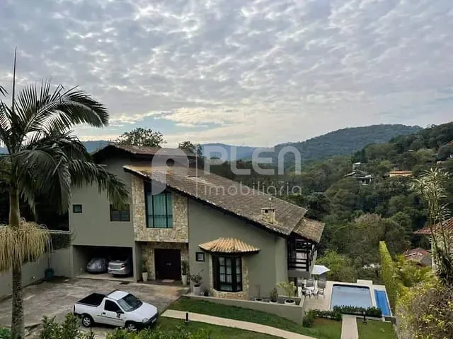 Casa com 1870m² 3 quartos e 5 banheiros, à venda, no bairro Caraguatá em Mairiporã