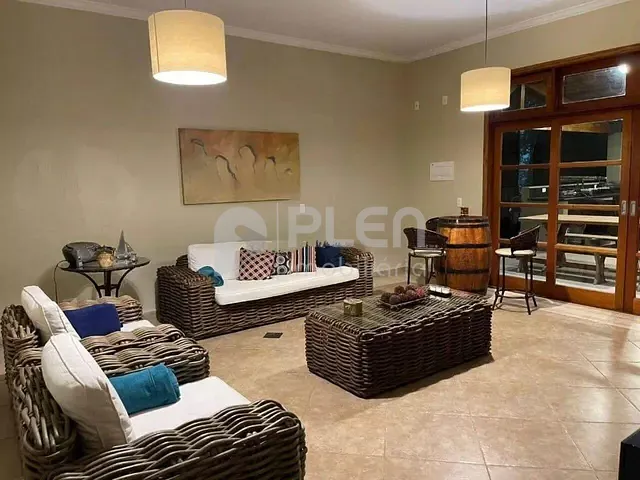 Casa com 1870m² 3 quartos e 5 banheiros, à venda, no bairro Caraguatá em Mairiporã