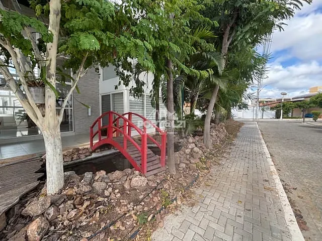 Casa com 467m² 4 quartos e 4 banheiros, à venda, no bairro Fernando Idalino em Petrolina