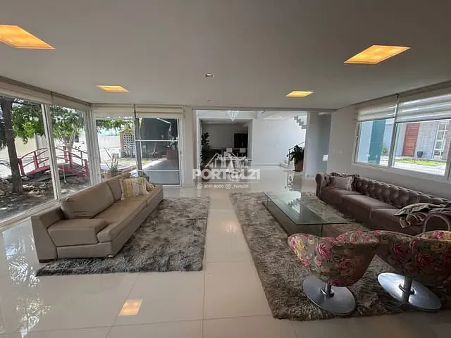 Casa com 467m² 4 quartos e 4 banheiros, à venda, no bairro Fernando Idalino em Petrolina