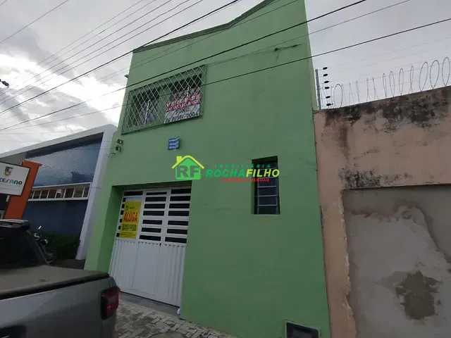 Casa com 200m², para alugar, no bairro Centro em Teresina