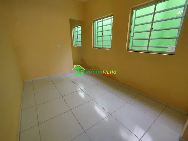 Casa com 200m², para alugar, no bairro Centro em Teresina