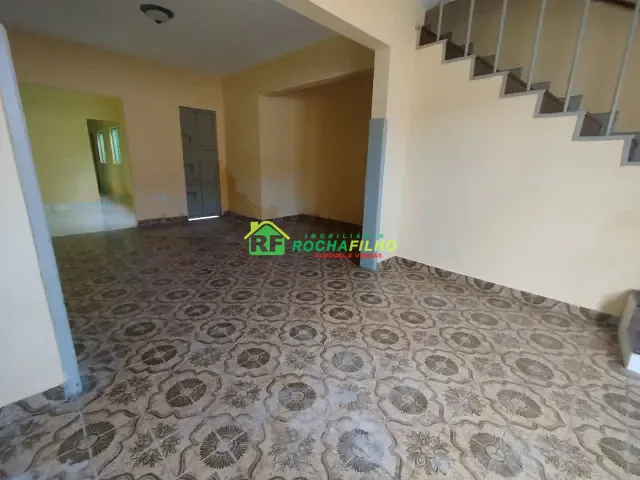 Casa com 200m², para alugar, no bairro Centro em Teresina