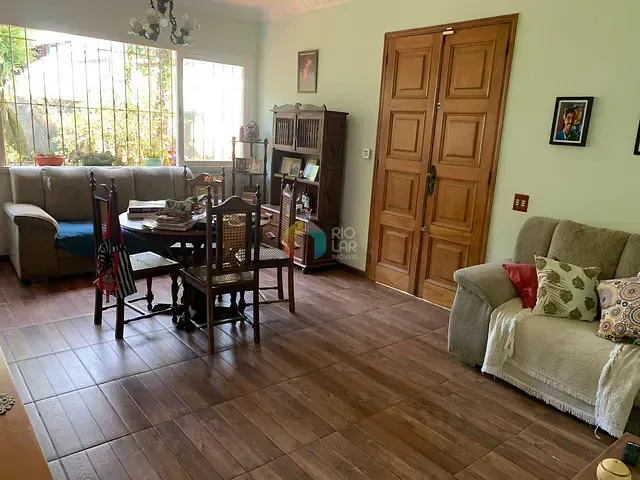 Casa com 570m² 3 quartos e 2 banheiros, à venda, no bairro Quitandinha em Petrópolis