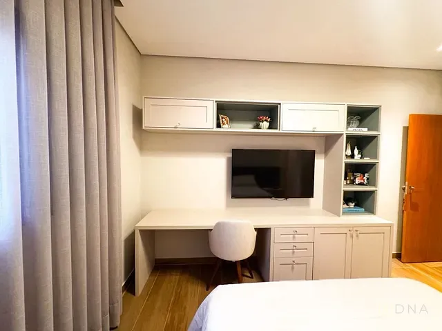 Casa com 451m² 4 quartos e 5 banheiros, à venda, no bairro Condomínio Residencial Colinas do Paratehy em São José dos Campos