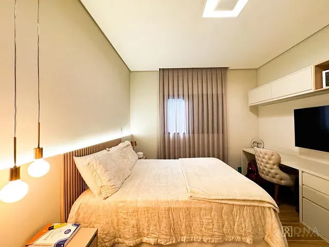 Casa com 451m² 4 quartos e 5 banheiros, à venda, no bairro Condomínio Residencial Colinas do Paratehy em São José dos Campos