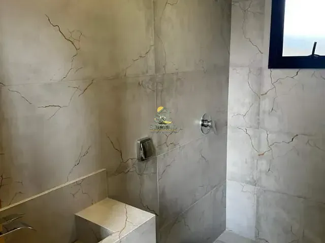 Casa com 299m² 4 quartos e 5 banheiros, à venda, no bairro Residencial Goiânia Golfe Clube em Goiânia