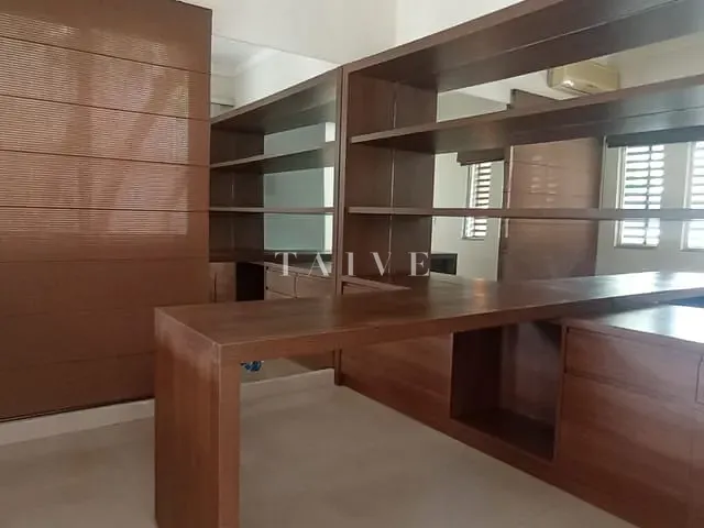 Casa com 532m² 4 quartos e 5 banheiros, à venda, no bairro Esperança em Londrina