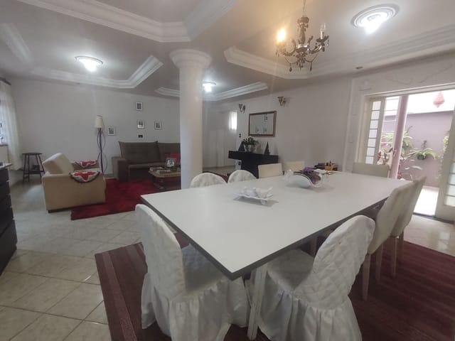 Casa com 260m² 5 quartos e 5 banheiros, à venda, no bairro Parque Residencial Tereza Cristina em São João da Boa Vista