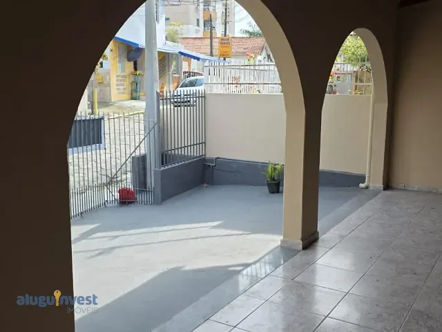 Casa para alugar, no bairro Trindade em Florianópolis