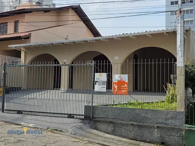 Casa para alugar, no bairro Trindade em Florianópolis