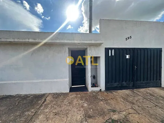 Casa 2 quartos e 1 banheiro, para alugar, no bairro Vila Nova Sá em Ourinhos
