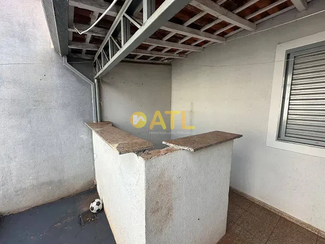 Casa 2 quartos e 1 banheiro, para alugar, no bairro Vila Nova Sá em Ourinhos