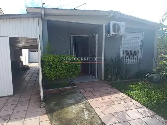 Casa com 400m² 2 quartos e 2 banheiros, à venda, no bairro Parque Granja Esperança em Cachoeirinha