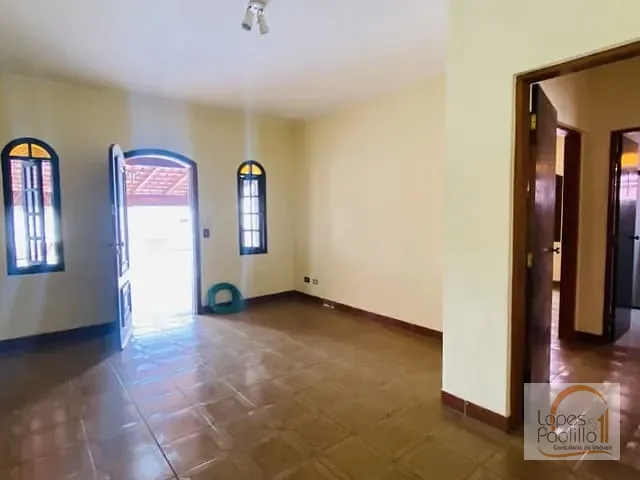 Casa com 150m² 2 quartos e 2 banheiros, à venda, no bairro Loanda em Atibaia